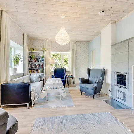 Σπίτι διακοπών 3br Family With Huge Garden&free Parking Ταλίν